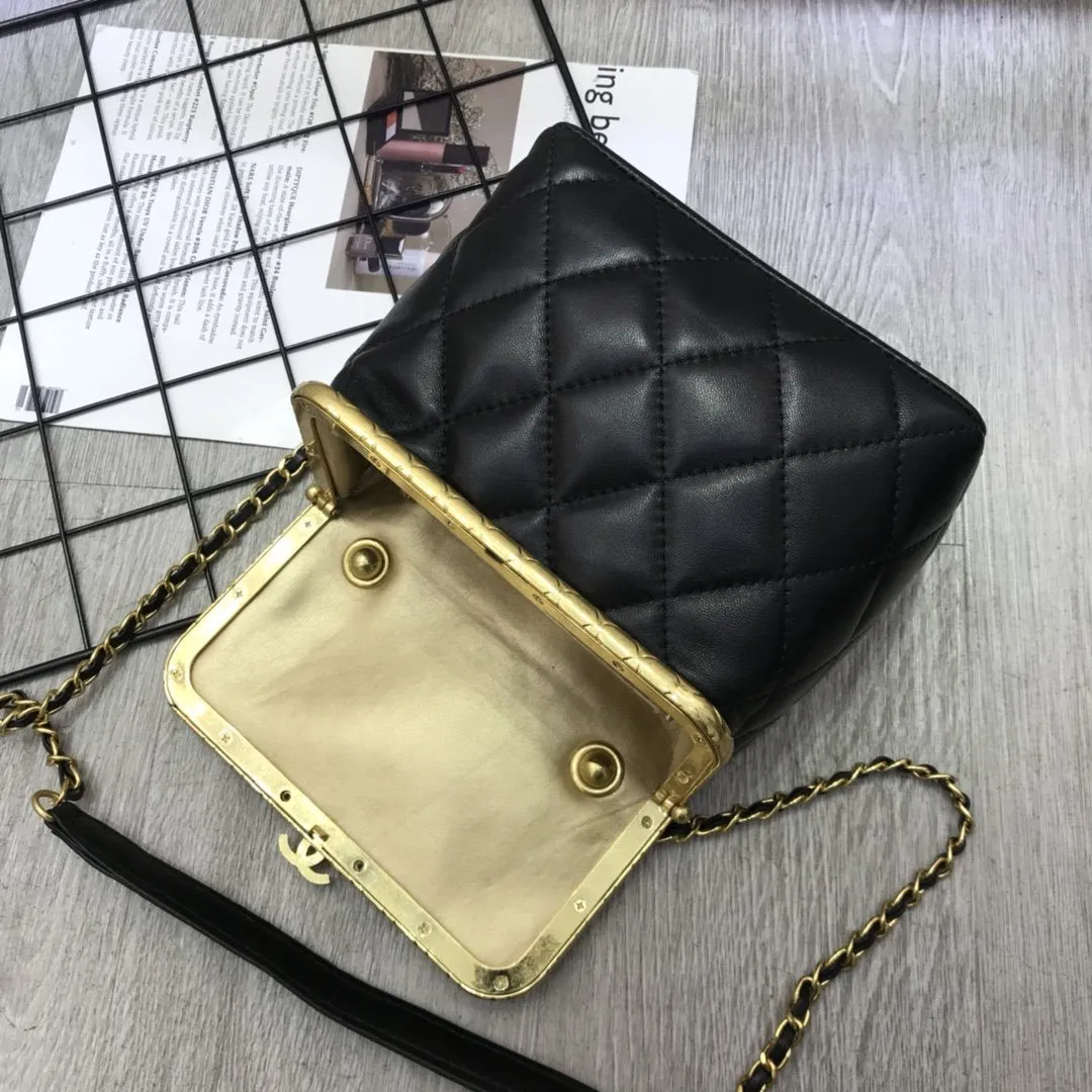 Designer Handbags CL 182