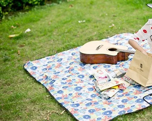 Foldable Outdoor Picnic Blanket - Red