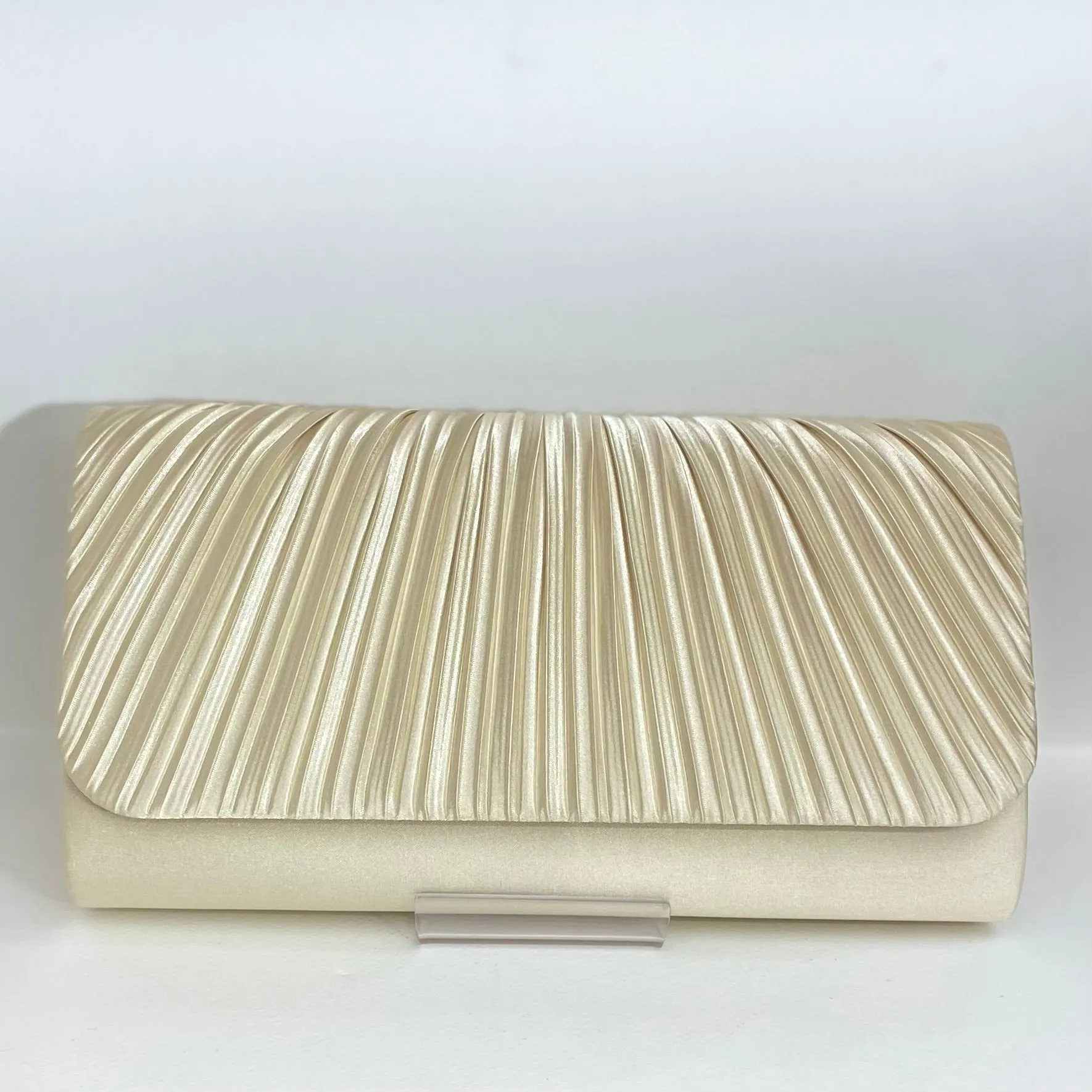 Mimi Clutch - Cream