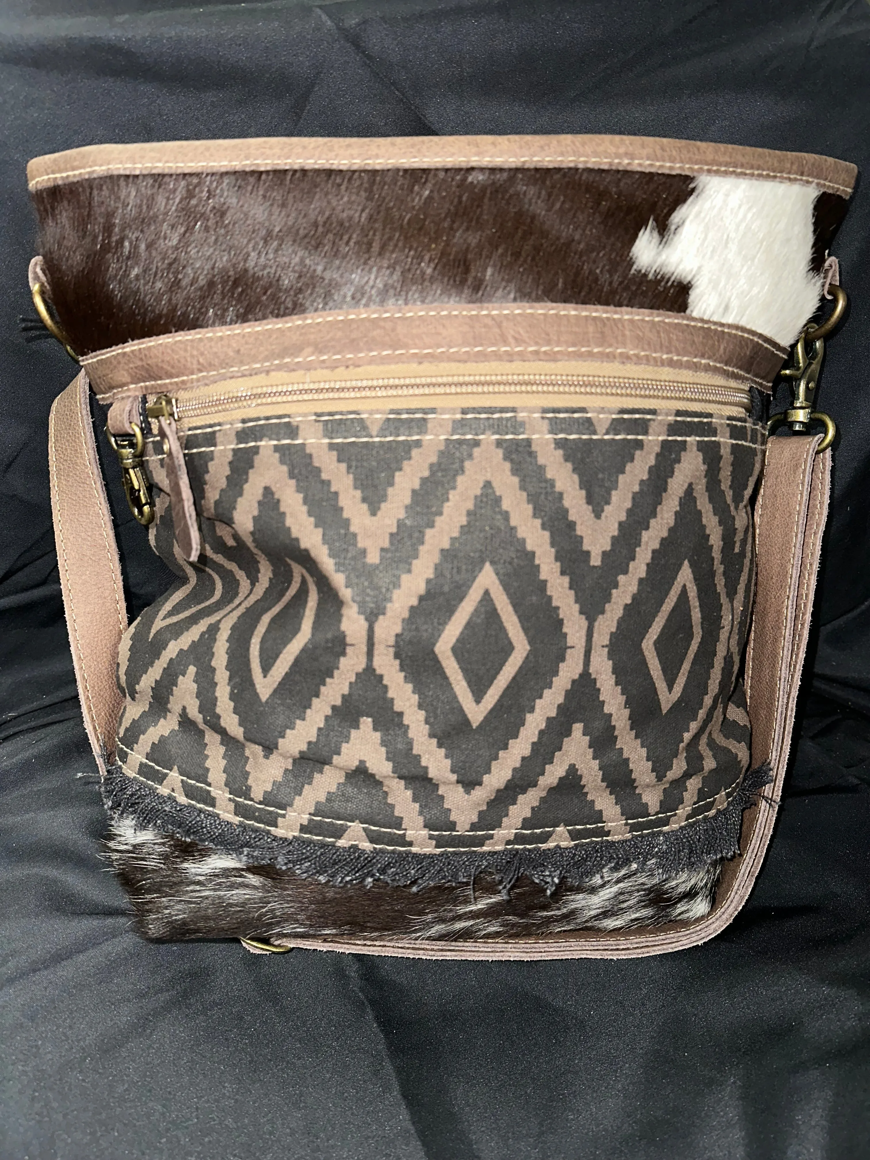 Myra Bag: "CEDAR SHOULDER BAG"