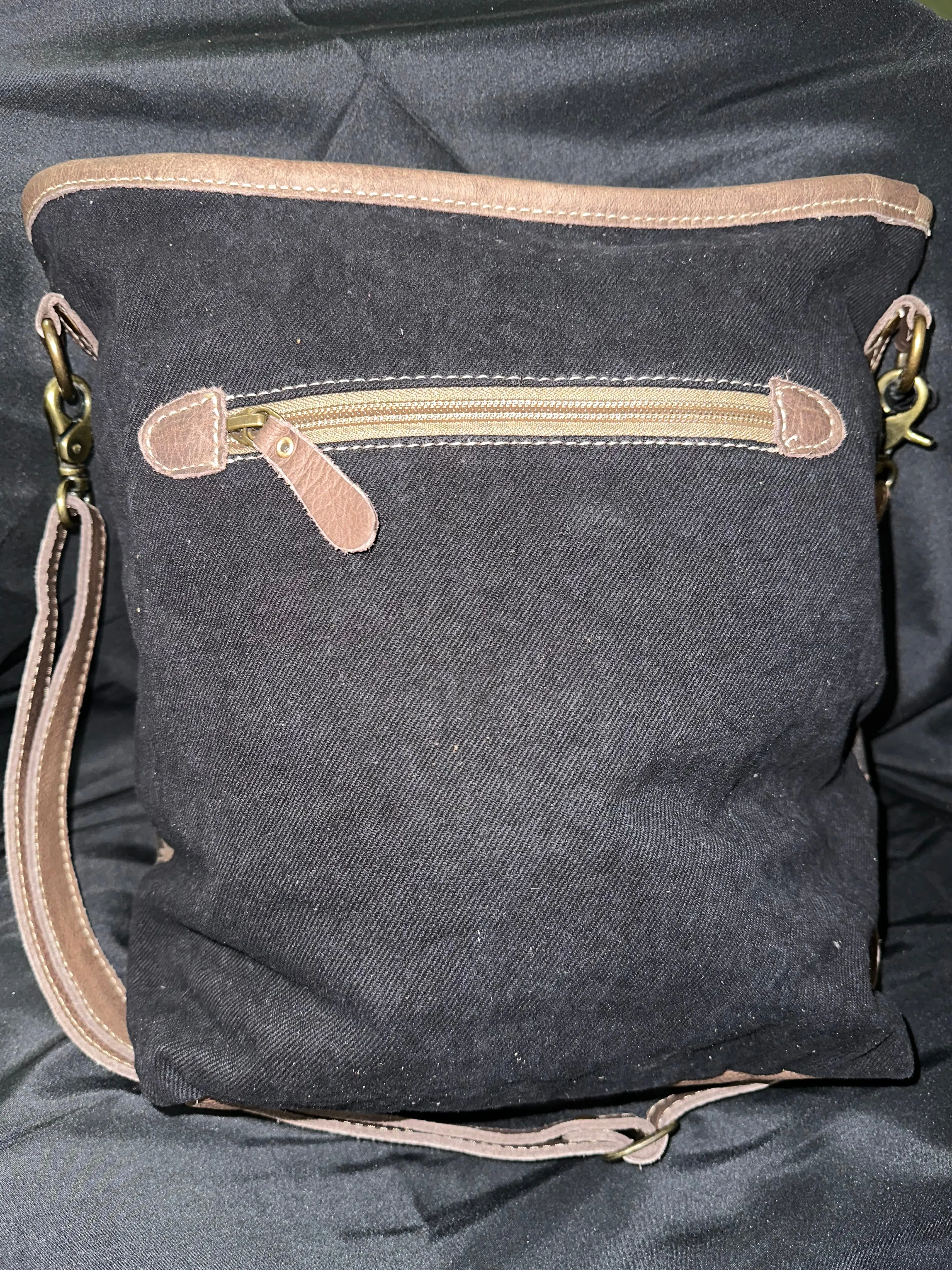 Myra Bag: "CEDAR SHOULDER BAG"