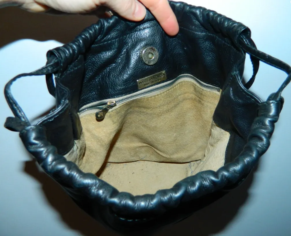 vintage 1980s black leather Bottega Veneta bucket bag drawstring shoulder purse